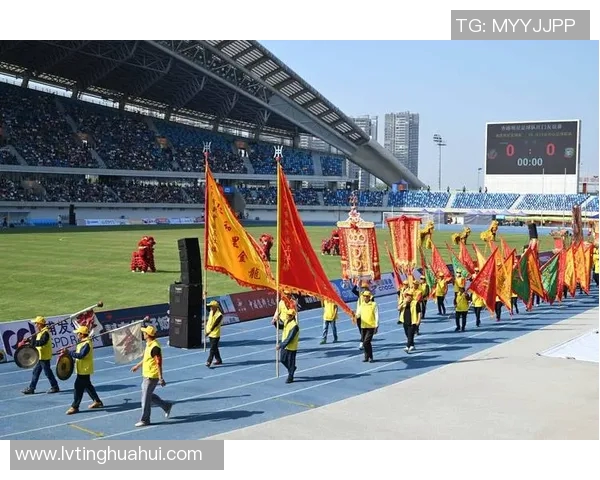 足球明星实拍图集展示他们场上风采与生活瞬间的精彩瞬间 足球明星实拍图集展示他们场上风采与生活瞬间的精彩瞬间