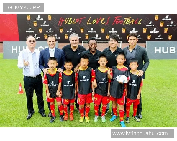 足球明星闪耀CCTV1舞台背后的故事与荣耀之路